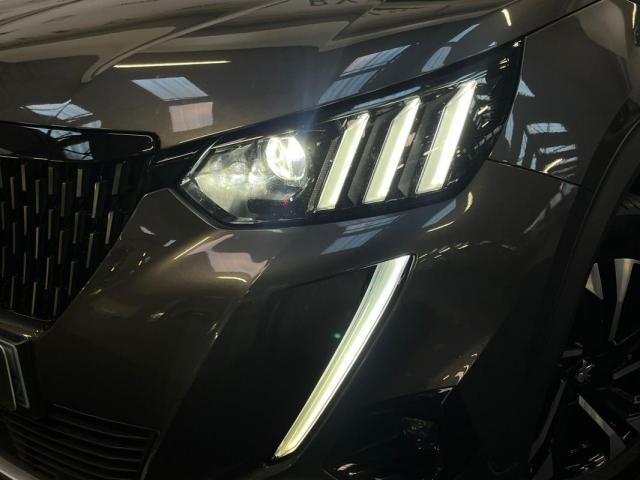 Peugeot 2008 image 9