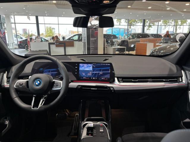 Bmw Ix1 image 5