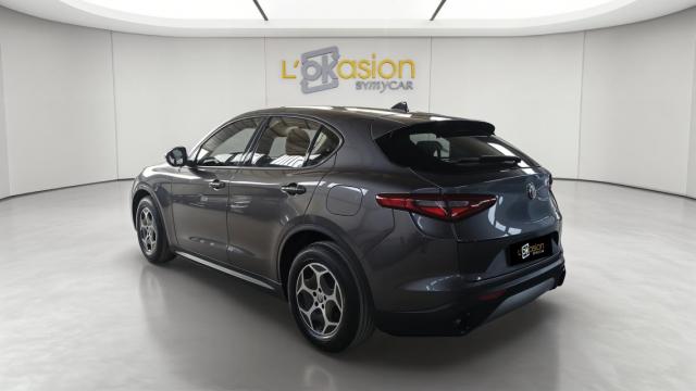Alfa Romeo Stelvio image 1