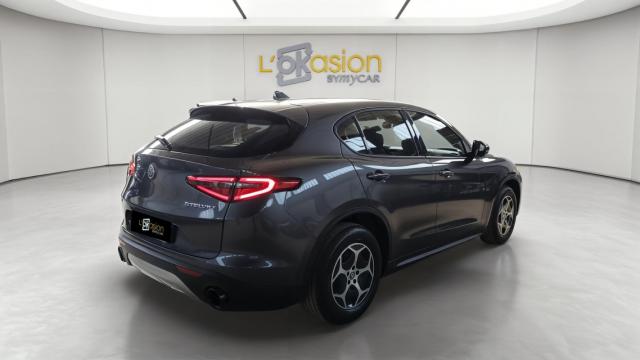 Alfa Romeo Stelvio image 9