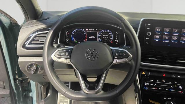 Volkswagen T-Roc image 2