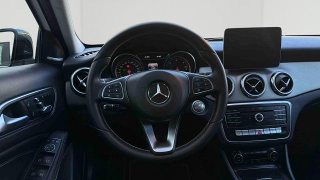 Mercedes Benz Gla image 3