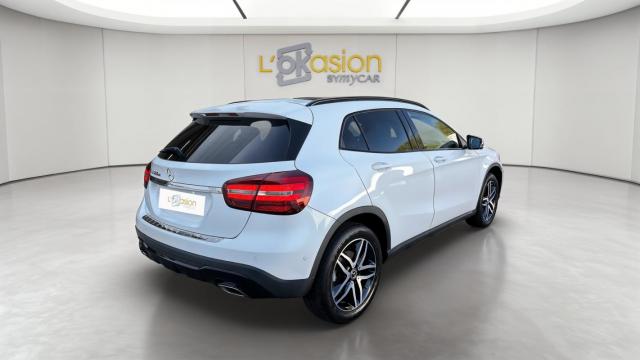 Mercedes Benz Gla image 9