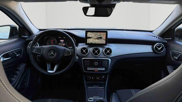 Mercedes Benz Gla image 8
