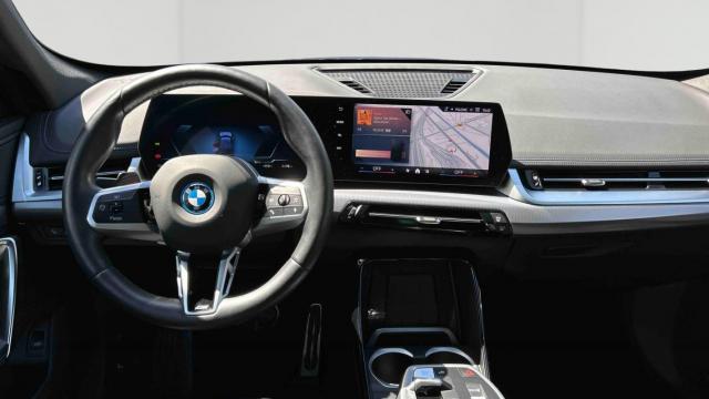 Bmw Ix1 image 2