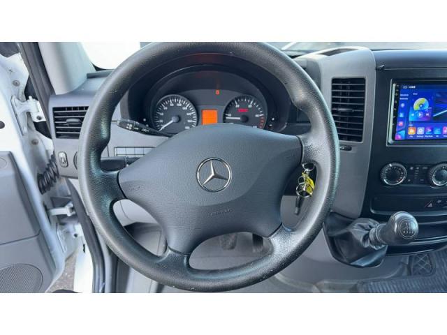 Mercedes Benz Sprinter image 1