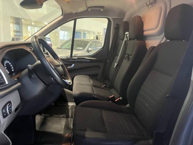 Ford Transit image 7