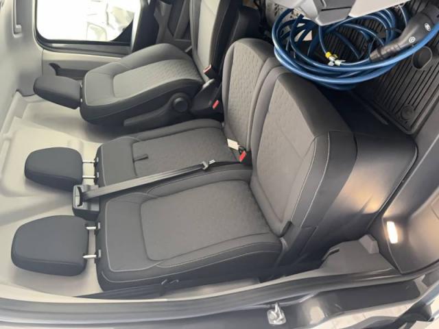 Ford Transit image 4