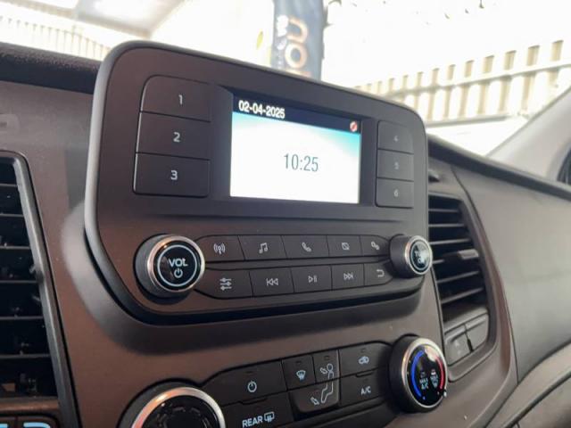 Ford Transit image 6