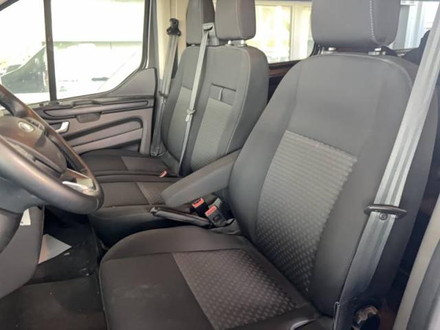 Ford Transit image 7