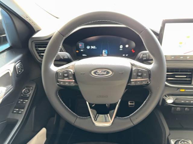 Ford Kuga image 1