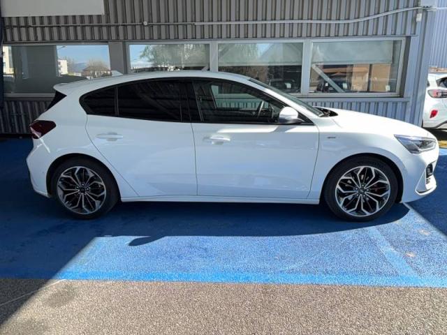 Ford Focus image 9