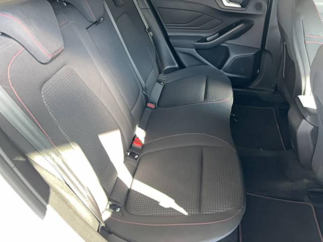 Ford Focus image 8
