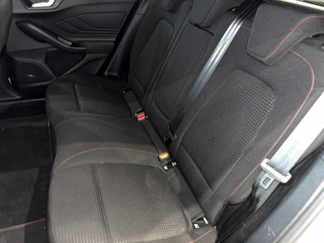 Ford Focus image 8