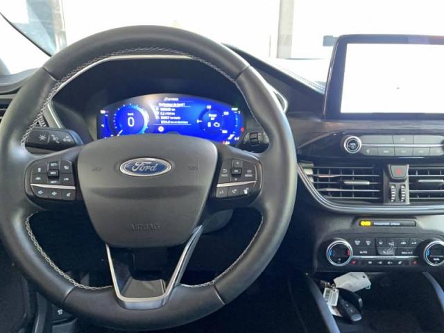 Ford Kuga image 6