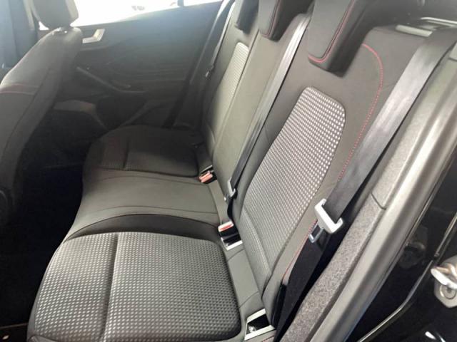 Ford Focus image 9