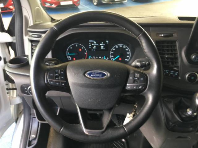 Ford Transit image 4