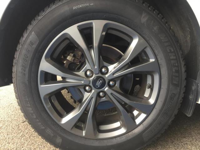 Ford Kuga image 6