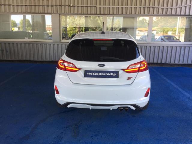 Ford Fiesta image 9