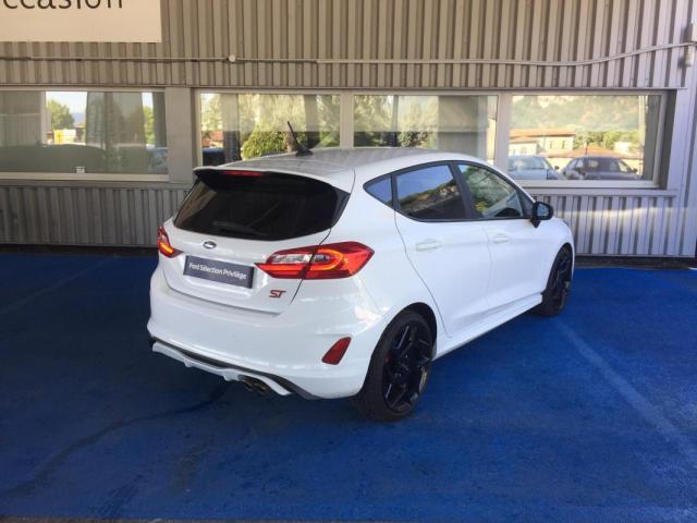 Ford Fiesta image 2