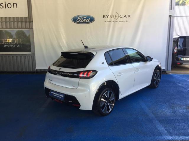 Peugeot 208 image 8