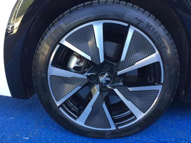 Peugeot 208 image 4