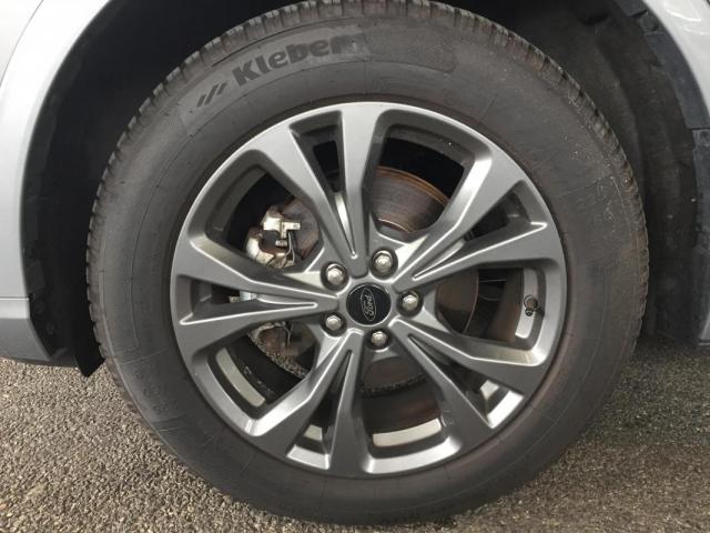 Ford Kuga image 1