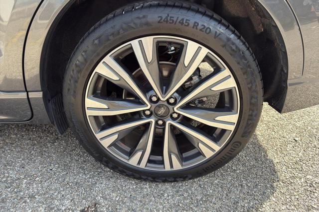 Ford Kuga image 4