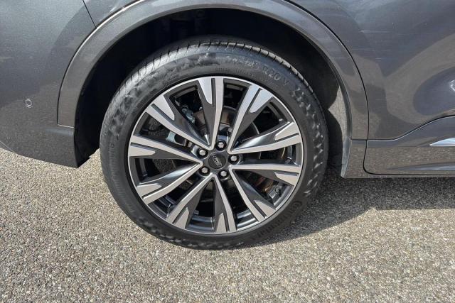 Ford Kuga image 1