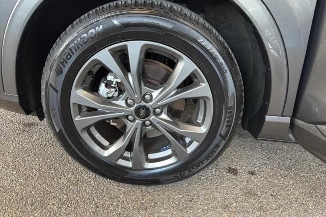 Ford Kuga image 5