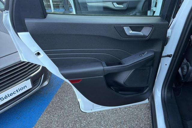 Ford Kuga image 7