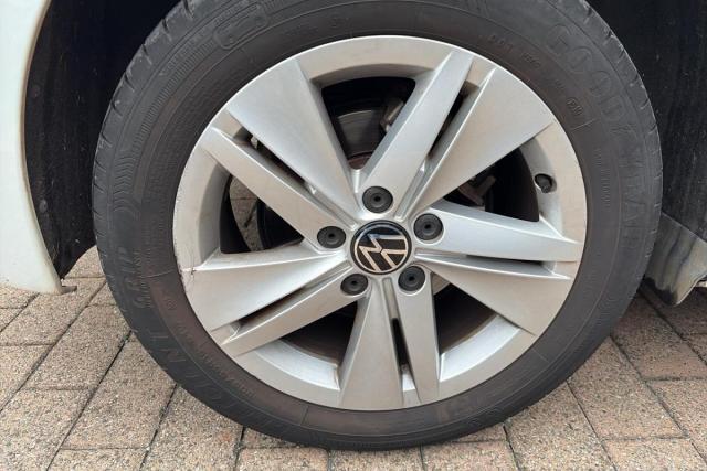 Volkswagen Golf image 6