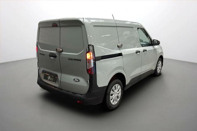 Ford Transit Courier image 6