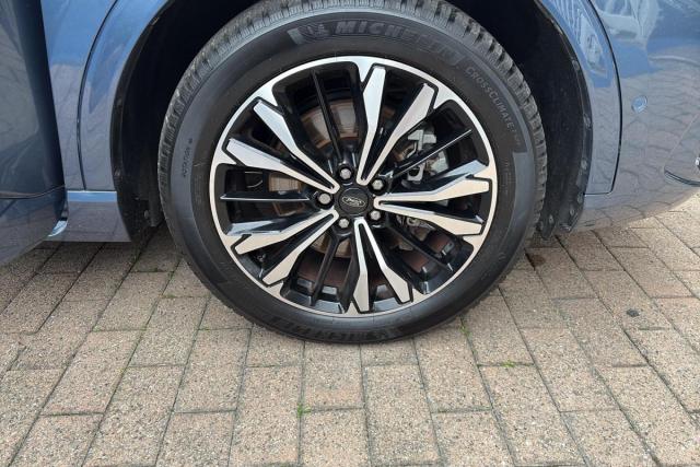 Ford Kuga image 5