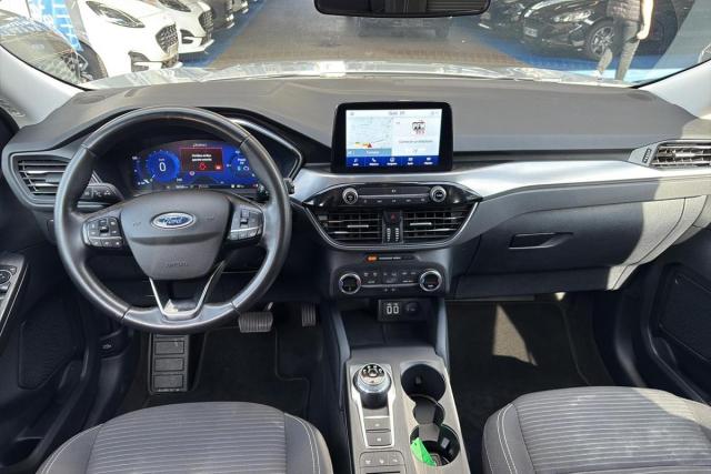 Ford Kuga image 3