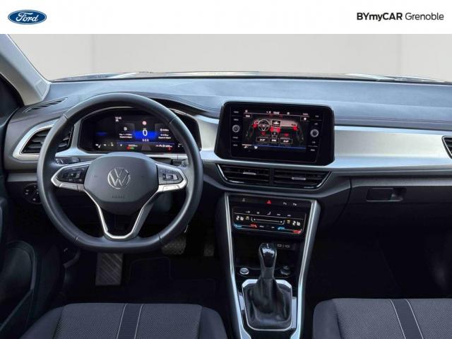 Volkswagen T-Roc image 9