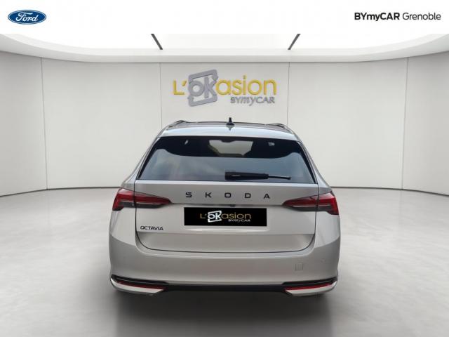 Skoda Octavia image 2