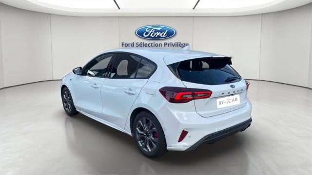 Ford Focus image 2