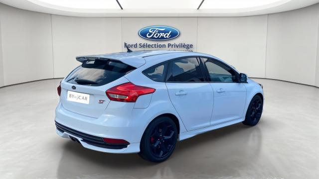 Ford Focus image 9