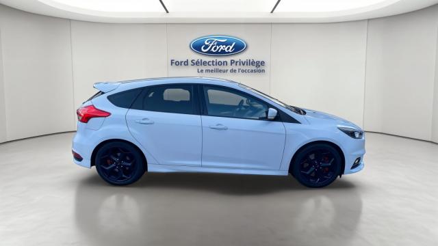 Ford Focus image 7