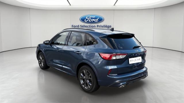 Ford Kuga image 7