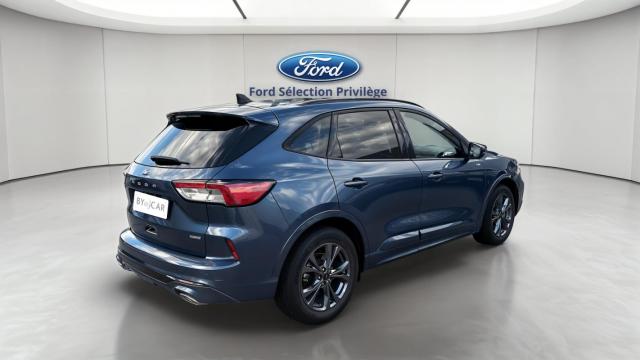 Ford Kuga image 9
