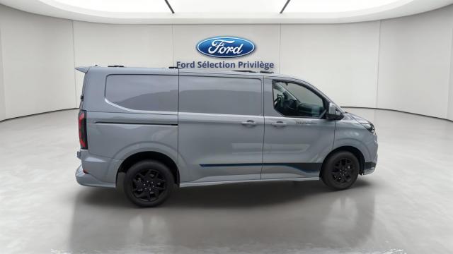 Ford Transit Custom image 3