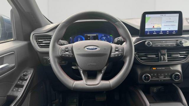 Ford Kuga image 1