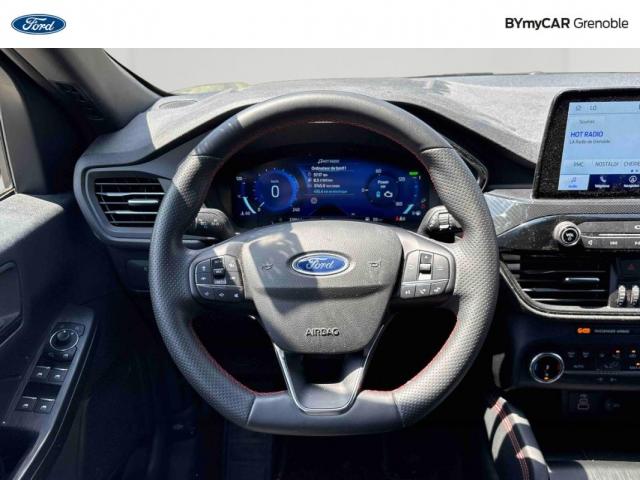 Ford Kuga image 6
