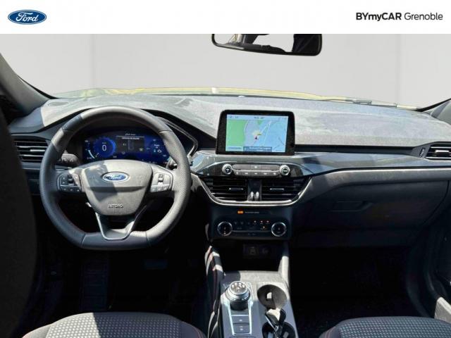 Ford Kuga image 2