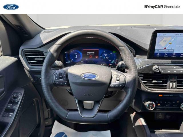 Ford Kuga image 3