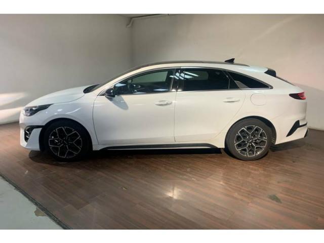 Kia Pro_cee'D image 9