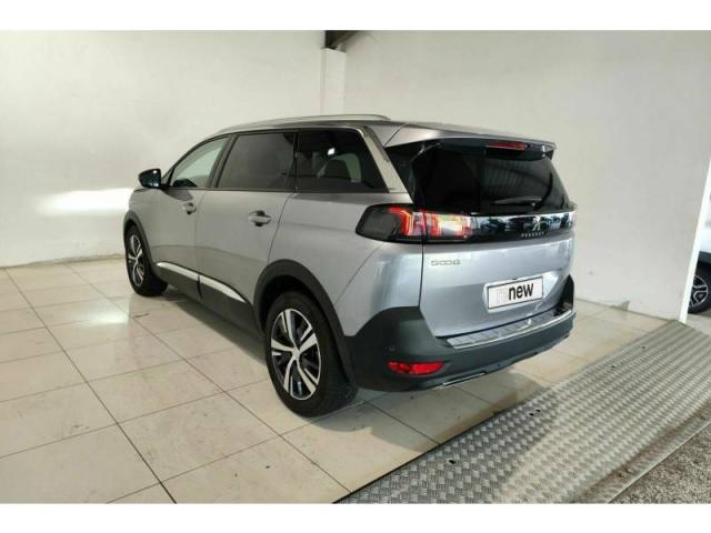 Peugeot 5008 image 2