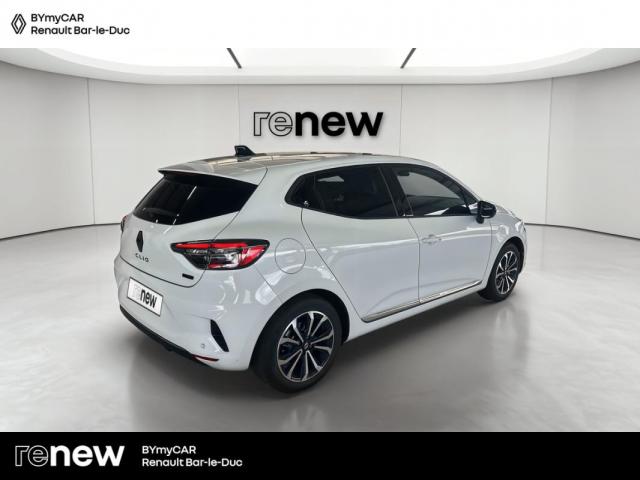 Renault Clio image 2